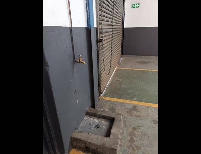 BUSINESS PROPERTY TO RENT IN HALFWAY HOUSE